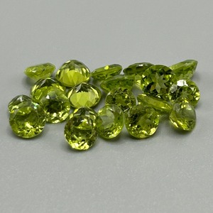 15.77 Carat Peridot Round Faceted Cut - Assorted Lot of Loose Stones