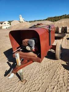 lot 4 image: Pressure Washer