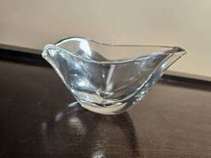 lot 34 image: Nambe Petite Dcor Bowl