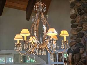 lot 8 image: Acanthus Floral Foyer Chandelier