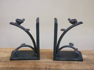 lot 55 image: Adorable Sculpted Metal Bird Branch Bookends