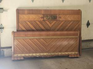 lot 31 image: Beautiful Antique Art Deco Waterfall Full Size Bed Frame