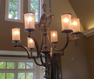lot 7 image: Signature Lighting Villa Vista Chandelier