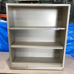 lot 3085 image: Metal Shelf