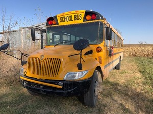 lot 1006 image: 2006 IC School Bus