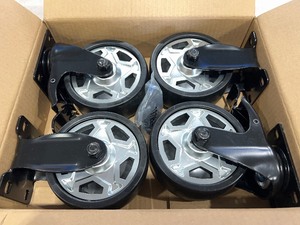 lot 2110 image: Heavy Duty 4.5 Casters