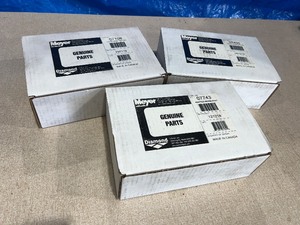 lot 2117 image: Assorted Light Adapter Kits (3)