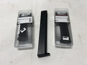 lot 3296 image: 3 Handgun Mags