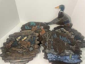lot 32 image: Lot of 5 Vintage Ceramic Wildlife Wall Hangings