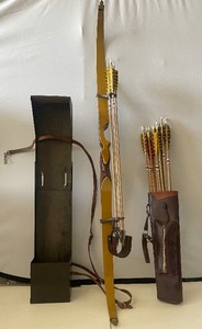 lot 3 image: Vintage Herters Waseca MN Bow and Arrows Right Handed 1960s