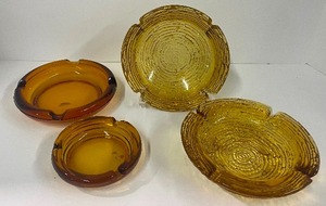 lot 7 image: Vintage Amber Glass Ashtrays