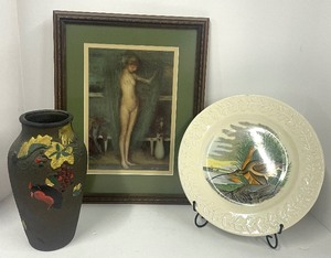 lot 12 image: Antique Reverse Painted Vase, Birds of America Audobon Plate and Art Print