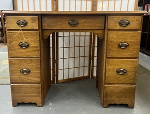 lot 111 image: Very Nice Vintage Petite Desk Solid Wood