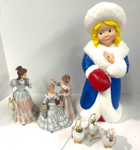 lot 83 image: Victorian Women Figurines and Ceramics