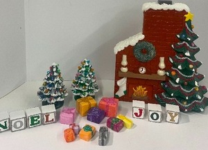 lot 87 image: Vintage Retro Ceramics Class Hobby Christmas Decor Fireplace, Trees Presents