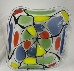 lot 122 image: Blown Glass Asymetrical Shaped Plate Decor Oversized 17