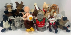 lot 127 image: Lot of 12 Vintage International Collection Coca Cola Beanies Plush with tag protectors Lot 1 of 2