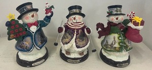 lot 133 image: Lot of 3 Collectible Thomas Kinkade Heirloom Classics Snowmen Bradford Editions