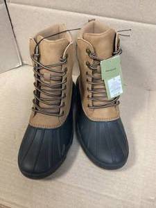 lot 16 image: Mens Cody Tan Boots Size 8    Customer Returns See Pictures