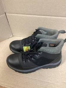 lot 20 image: Mens Laced Ashton Waterproof Winter Boots Size 11   Customer Returns See Pictures