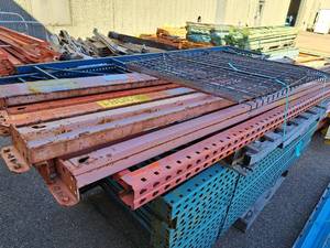 Pallet Racking - 79x99x36 - 79 Uprights (x1), 99 Cross Beams (x8), 36x23  Grates (x4)