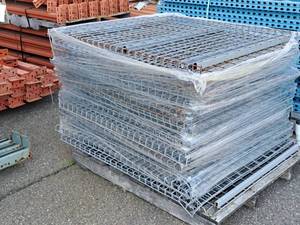 Lot of (30) Pallet Racking Grates 43x46