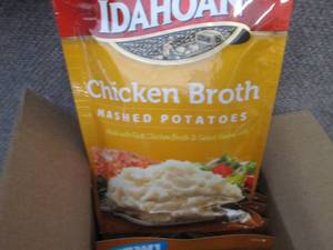 lot 534 image: 12-4 oz Idahoan Chicken Broth Mashe...
