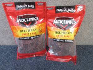 lot 539 image: 2- 10 oz Jack Links Sweet & Hot Bee...