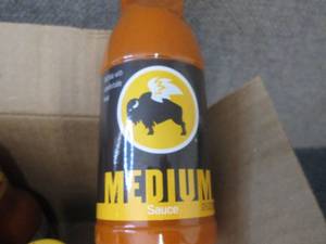 lot 549 image: 6- 12 oz Medium Buffalo Wild Wings ...