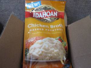lot 548 image: 12-4 oz Idahoan Chicken Broth Mashe...
