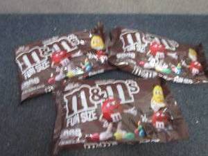 lot 582 image: 3- 10.53 oz M&Ms Fun Size...
