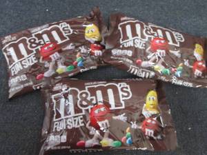 lot 585 image: 3- 10.53 oz M&Ms Fun Size...