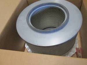lot 22 image: Large Filter...