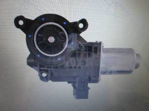 lot 28 image: ACI Power Window Motors 389091 Reta...