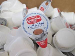 lot 94 image: 360 ct Carnation Half & Half...