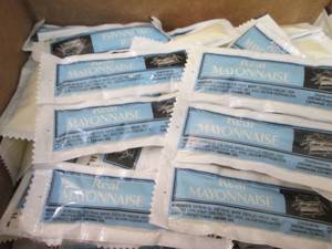 lot 106 image: 200 ct Mayonnaise Packets Best Date...