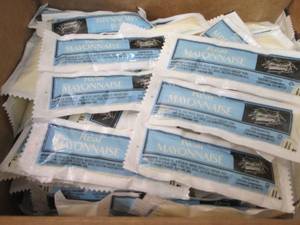 lot 108 image: 200 ct Mayonnaise Packets Best Date...