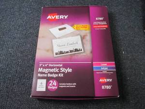 lot 281 image: Avery Customizable Name Badges with...