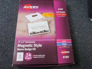 lot 285 image: Avery Customizable Name Badges with...