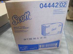 lot 313 image: Kimberly-Clark 04442 Slimfold Paper...