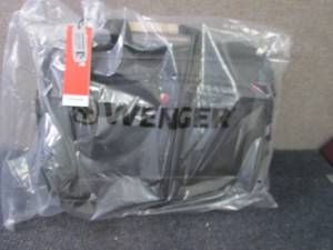 lot 325 image: Wenger 16 inch Laptop Briefcase...