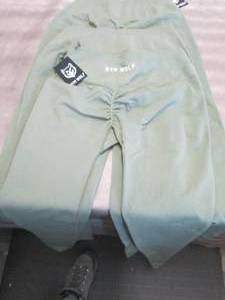 lot 364 image: 3- NWT Gym Wolf XL High Waist Scrun...
