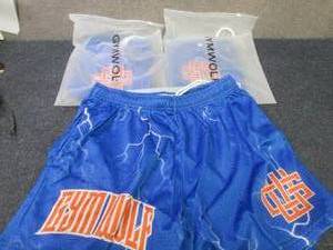 lot 372 image: 3 Pair Mens Medium Gym Wolf Athlet...