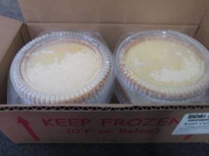 lot 428 image: CC 6-FROZEN 8 inch Table Talk Custa...