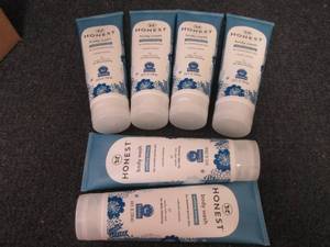 lot 483 image: 6- 8 oz Honest Soothing Therapy Bod...