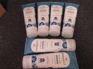 lot 484 image: 6- 8 oz Honest Soothing Therapy Bod...