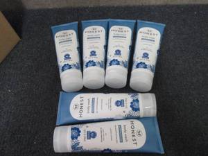 lot 485 image: 6- 8 oz Honest Soothing Therapy Bod...