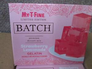 lot 496 image: 12- 4.1 oz Batch Strawberry Lemonad...