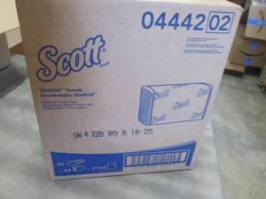 lot 312 image: Kimberly-Clark 04442 Slimfold Paper...