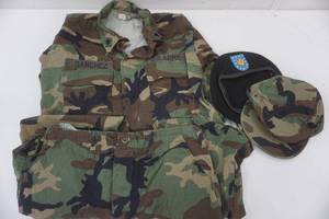 lot 15 image: Army outfit size medium, camo